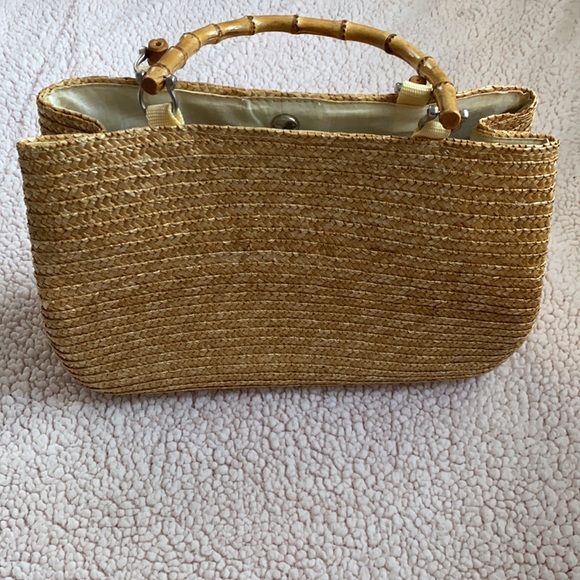 Tan straw bag with bamboo handles - Picture 2 of 8